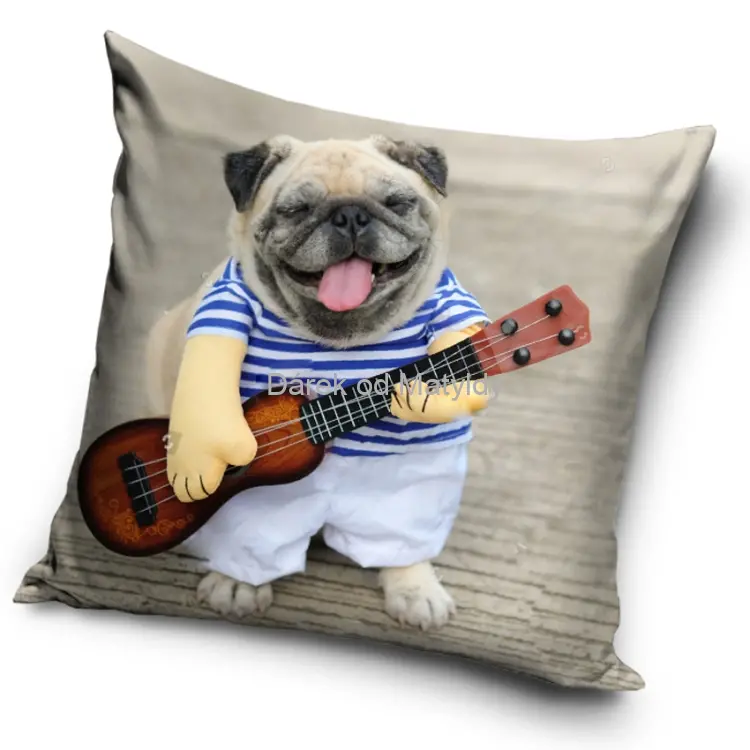 Polštářek Mops hraje na ukulele